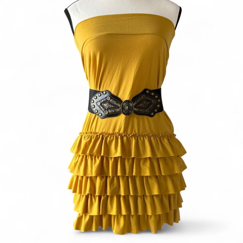 Peekaboo Chic Women's Yellow strapless ruffle dress/skirt, size s/m